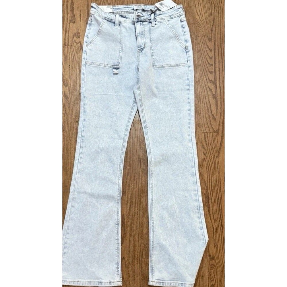 Vintage Mid Rise Light Wash Bootcut Forever21 Jeans size 28